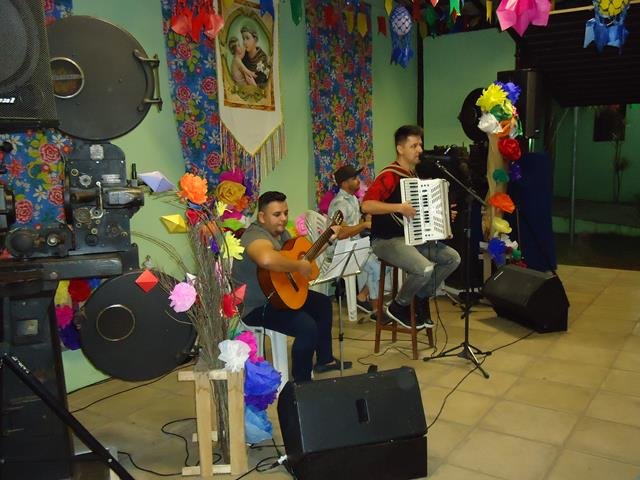 Quinta no Museu foi bem animado com a música de Adriano de Oliveira na noite de Santo Antônio