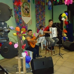 Quinta no Museu foi bem animado com a música de Adriano de Oliveira na noite de Santo Antônio